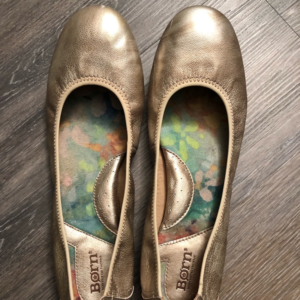 Born Julianne Flat